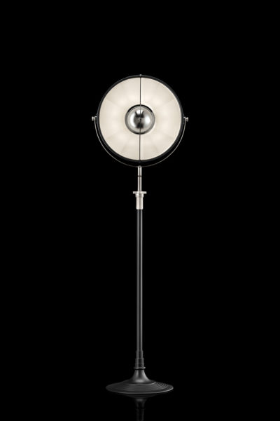 Fortuny Atelier 41 Stehleuchte aus Schwarz und Weiß