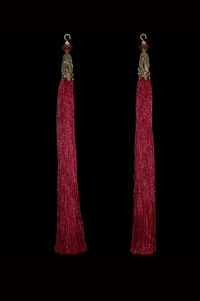 Venetia Studium couple of deep red hook tassels